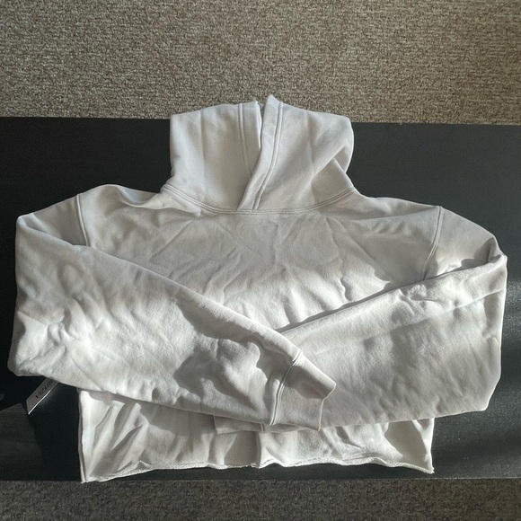 TNA Janson Crop Hoodie - Picture 2 of 2